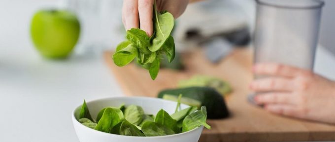 Can I Eat Raw Spinach While Pregnant