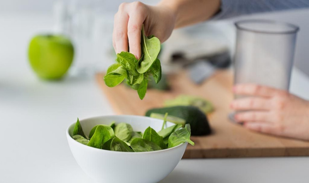 Is It Safe To Eat Raw Spinach During Pregnancy